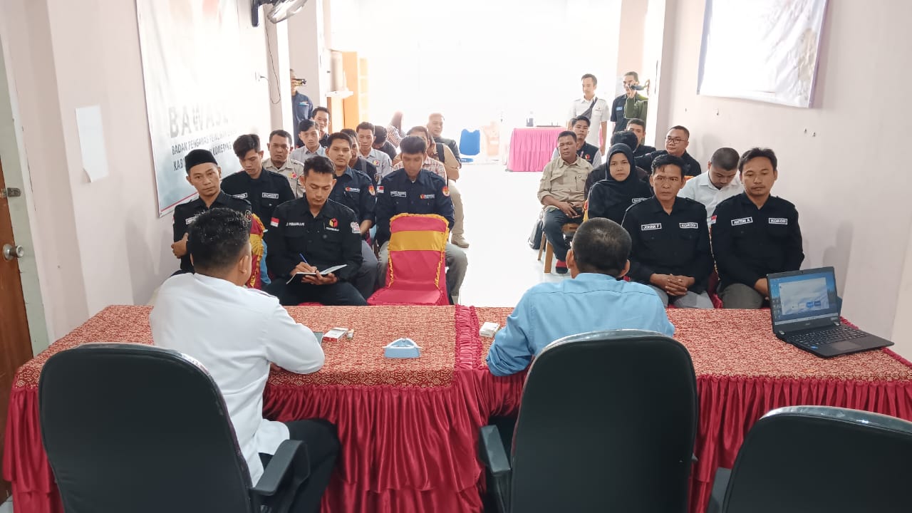 Rapat RDK Daftar Pemilih Sementara di kantor bawaslu oku.