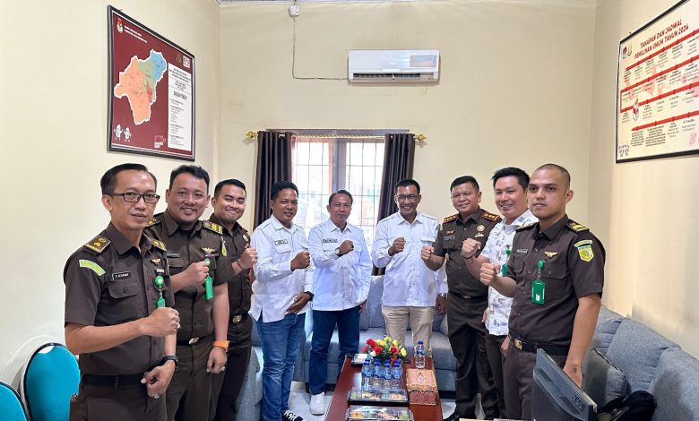 Photo Bersama Bawaslu OKU dan Kejaksaan OKU 