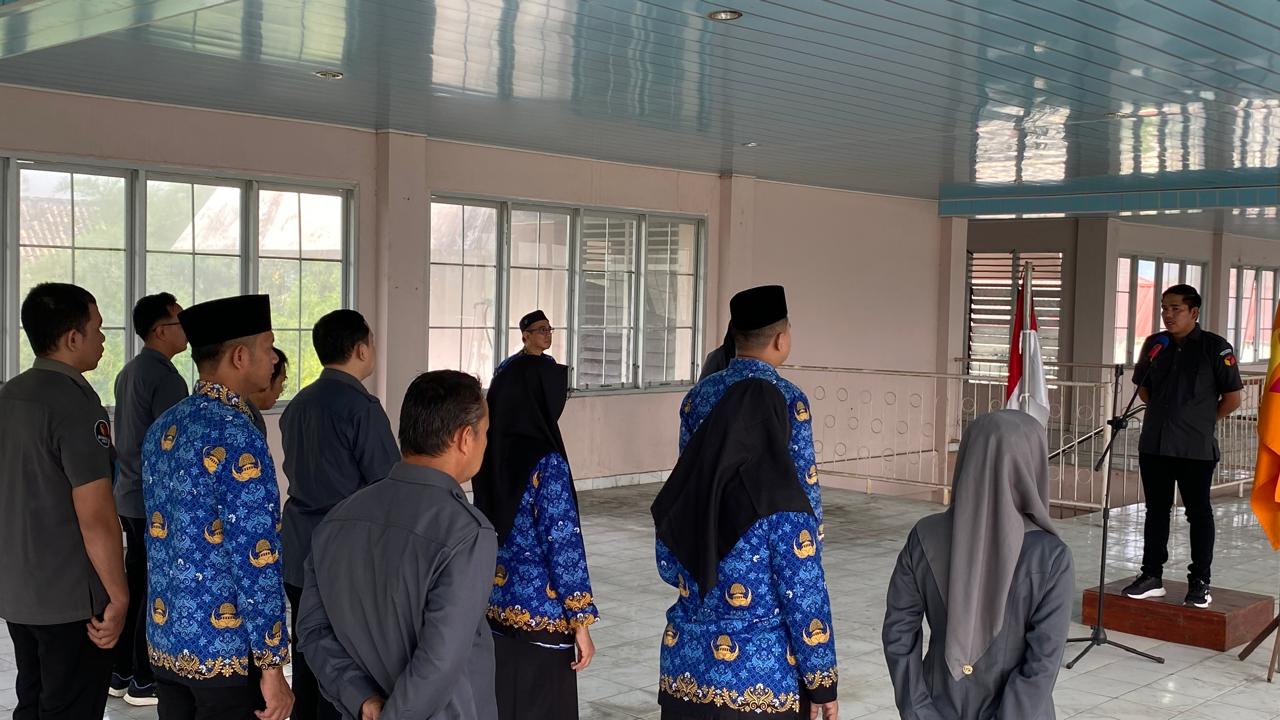 Photo Upacara Hari Kebangkitan Nasional 117 Di Bawaslu OKU. 