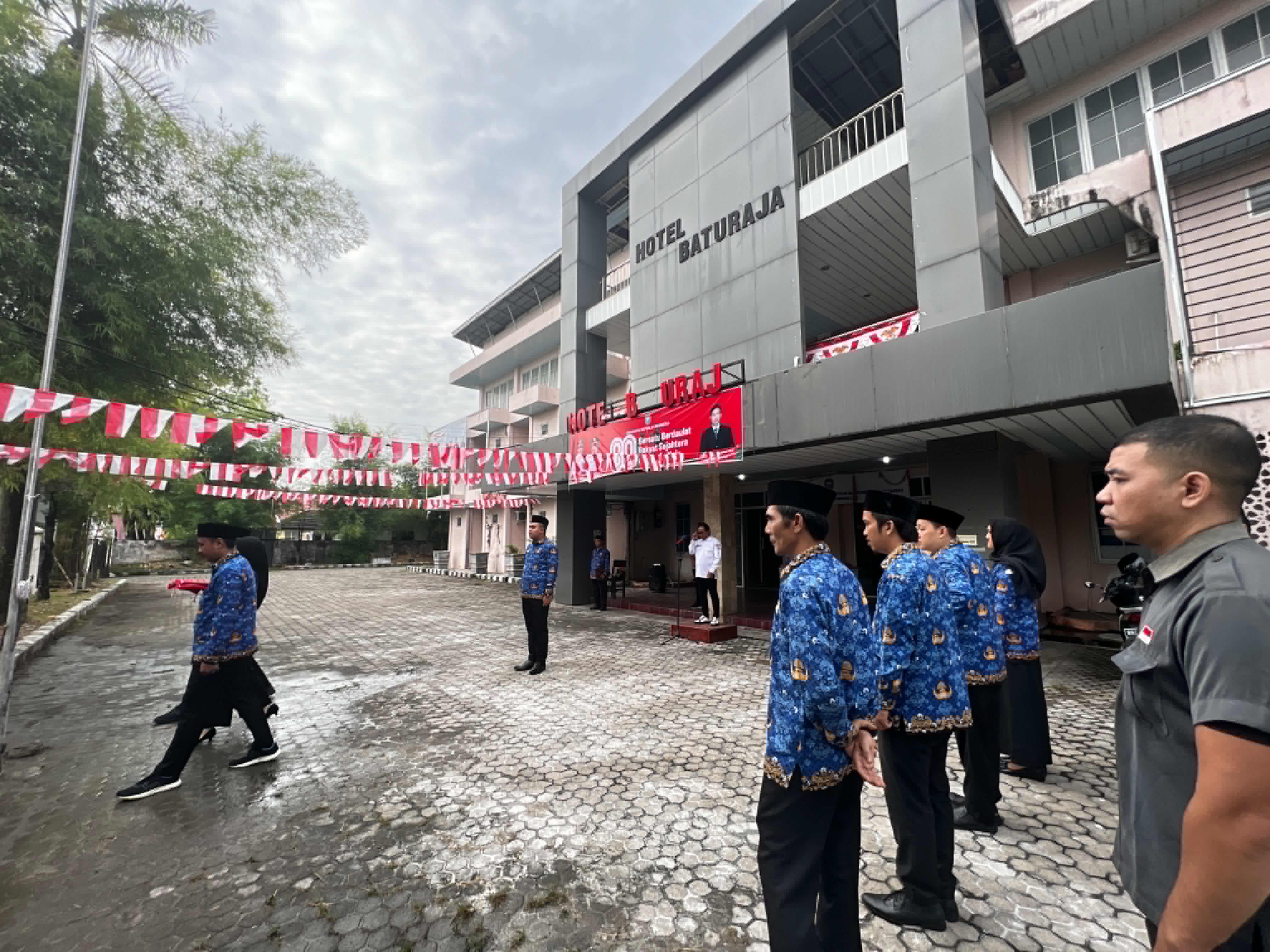 Photo Upacara HUT RI Bawaslu OKU