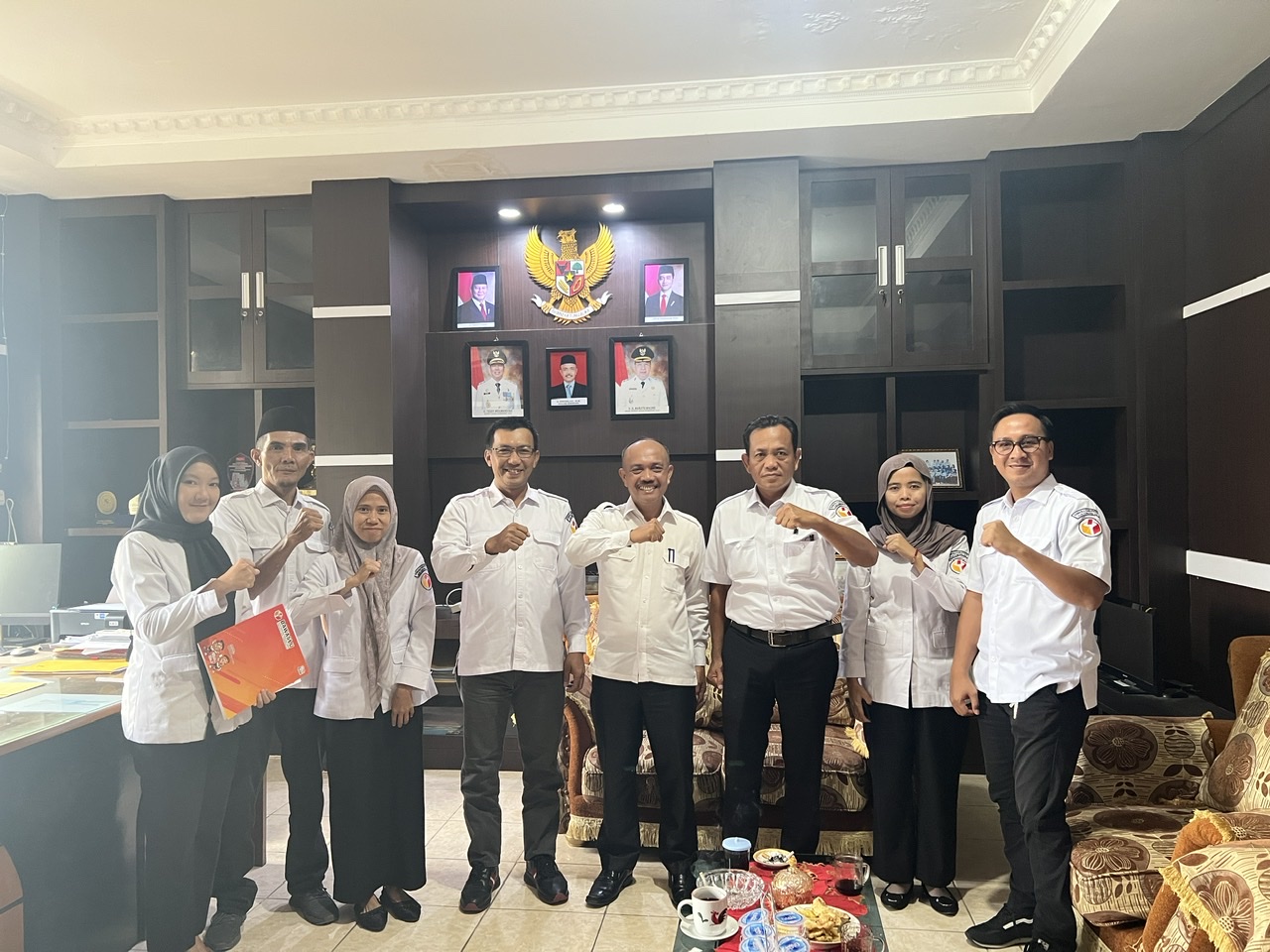 Photo Kordiv dan Kasubag HP2H Bawaslu OKU bersama Kepala Disdukcapil OKU