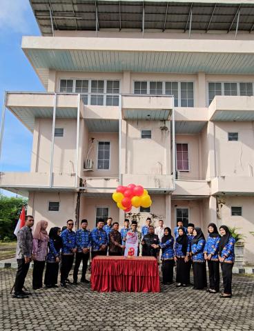 Photo Bersama Penerbangan Balon Terbang Pada Perayaan Hut Bawaslu Ke18 