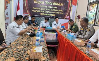 Photo Ketua Bawaslu OKU Saat Rapat Kordinasi Pendaftaran Calon Bupati OKU