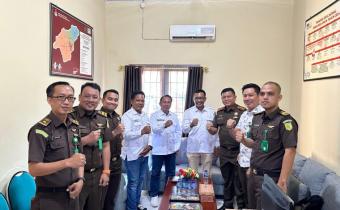 Photo Bersama Bawaslu OKU dan Kejaksaan OKU 