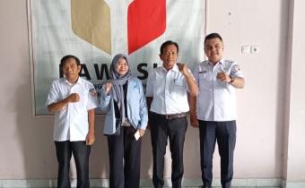 Photo Bersama Mahasiswa IAIN Raden Fatah Palembang Bersama Kasubag Dan PNS Bawaslu OKU.