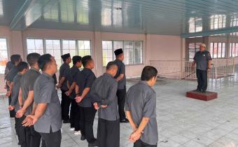 Kegiatan Apel Senin Pagi di Bawaslu OKU