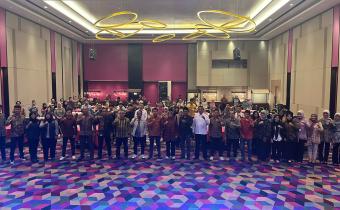 Photo Plh Ketua Bawaslu Sumsel, Ketua Bawaslu OKU, Anggota Bawaslu OKU dan Para Peserta 