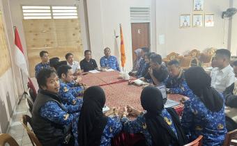Photo Rapat Ketua Bawaslu OKU Bersama para Anggota Komisioner, Kasubag dan Staf