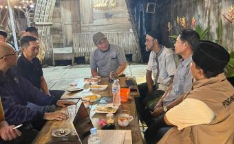 Photo Saat berdiskusi di Nut Area Kuliner Baturaja OKU 